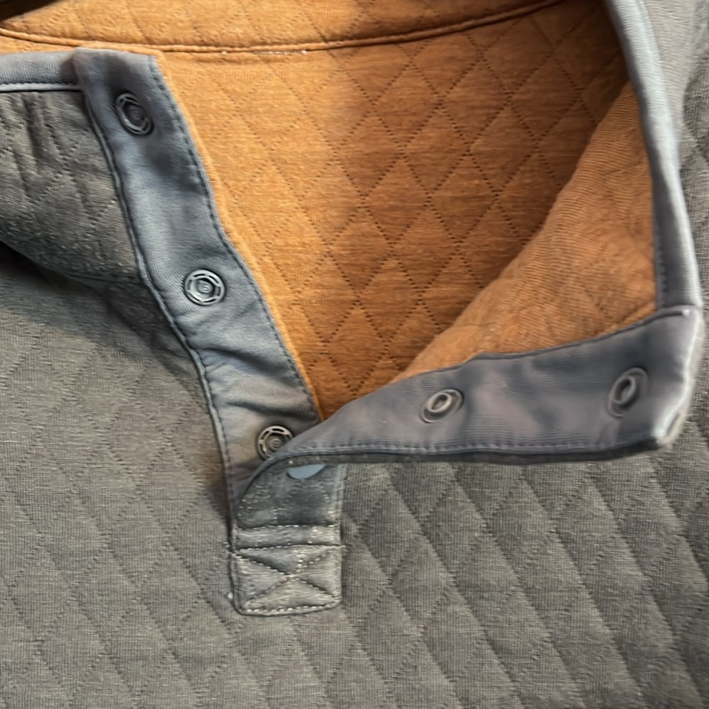 Men’s Reversible Quilted Pullover - Picture 3 of 13